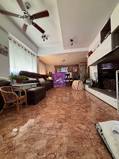 Casas en venta y pisos alquiler - 2