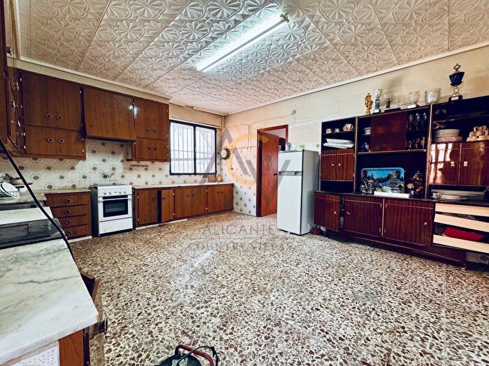 Casas en venta y pisos alquiler - 2