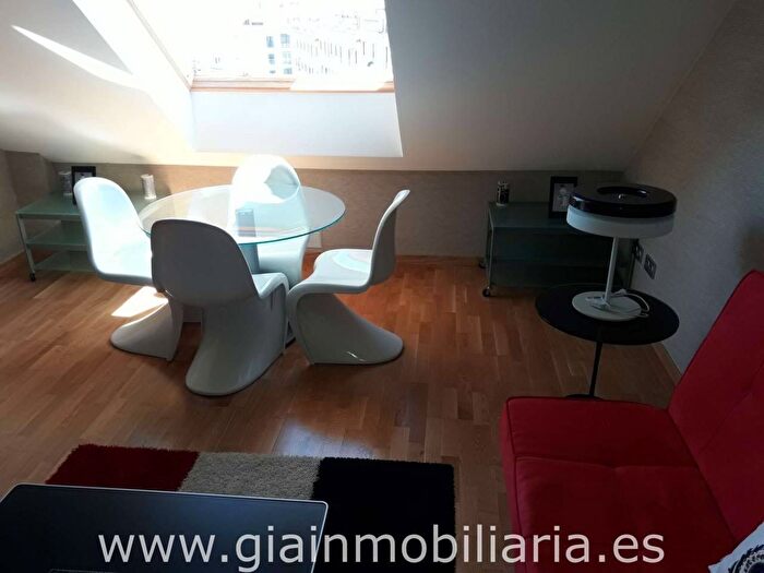 Casas en venta y pisos alquiler - 2