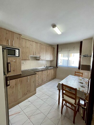 Casas en venta y pisos alquiler - 2