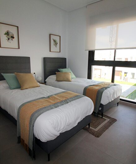 Casas en venta y pisos alquiler - 3