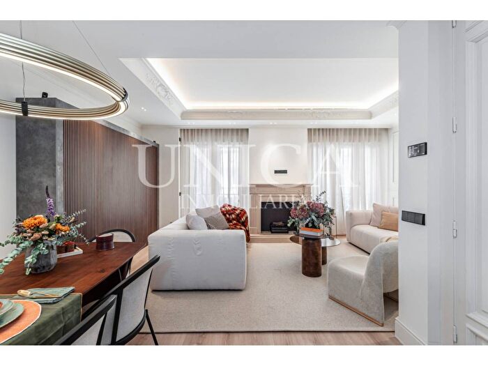 Piso en venta en Retiro, Jerónimos de 3 habitaciones