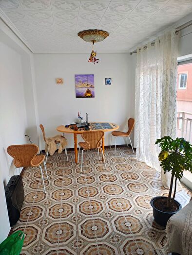Casas en venta y pisos alquiler - 1
