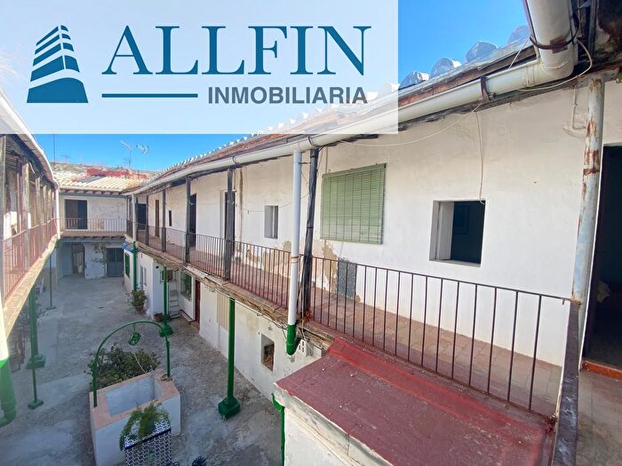 Casas en venta y pisos alquiler - 1