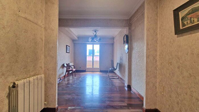 Casas en venta y pisos alquiler - 3