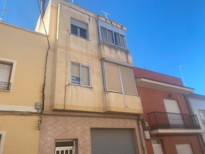 Casas en venta y pisos alquiler - 1