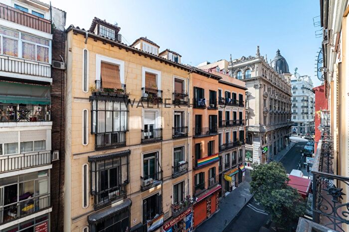 Casas en venta y pisos alquiler - 1