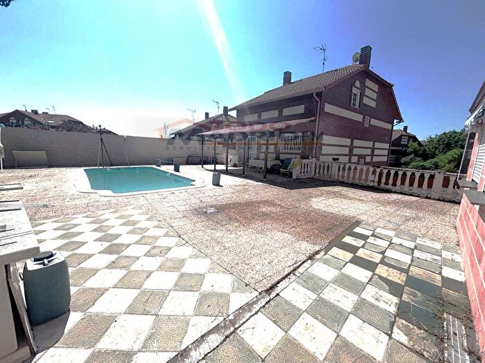 Casas en venta y pisos alquiler - 1