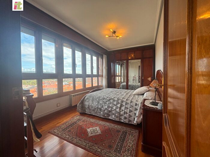 Casas en venta y pisos alquiler - 1