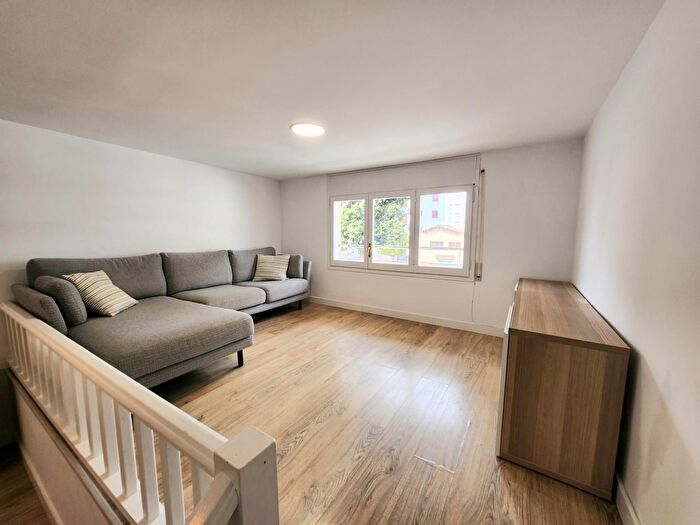Casas en venta y pisos alquiler - 2