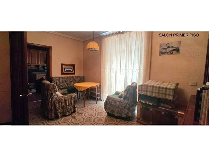 Casas en venta y pisos alquiler - 2