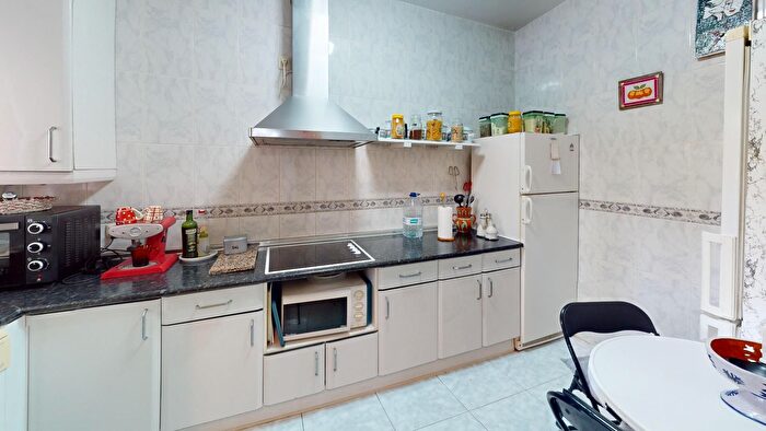 Casas en venta y pisos alquiler - 2