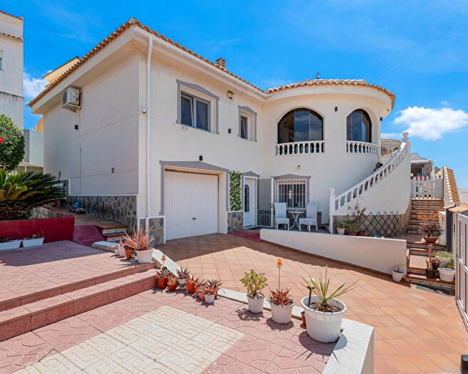Casas en venta y pisos alquiler - 1