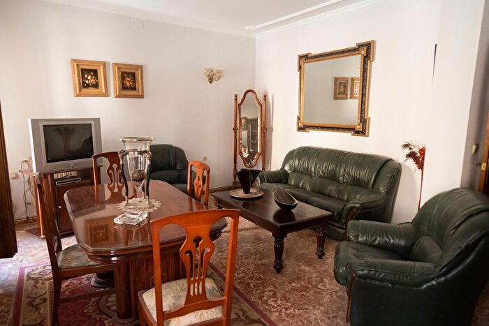 Casas en venta y pisos alquiler - 3