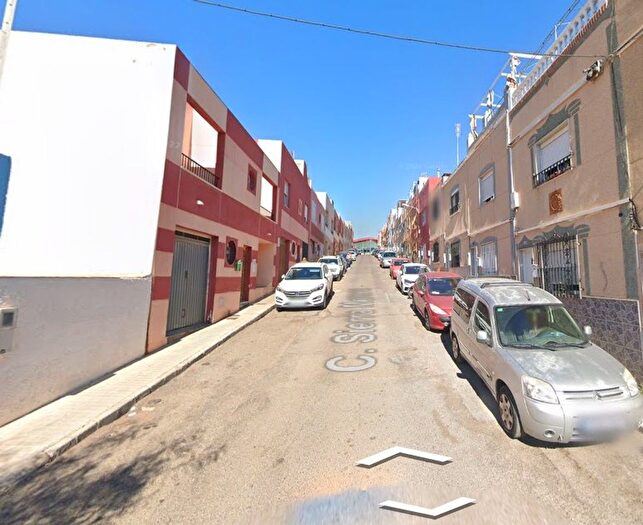 Casa en venta en Piedras Redondas Torrecárdenas, Almería Capital de 2 habitaciones
