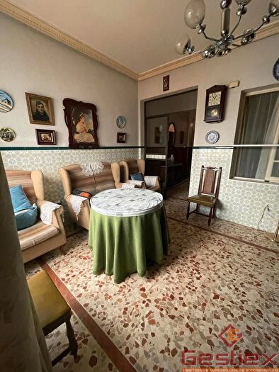 Casas en venta y pisos alquiler - 3