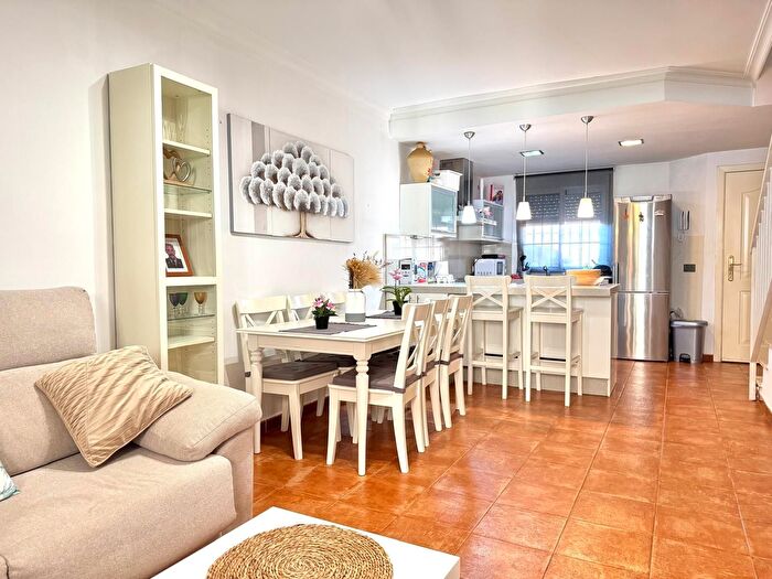 Casa en venta en El Rinconcillo, Algeciras de 3 habitaciones