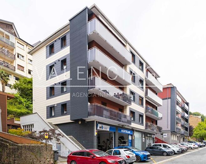 Casas en venta y pisos alquiler - 1