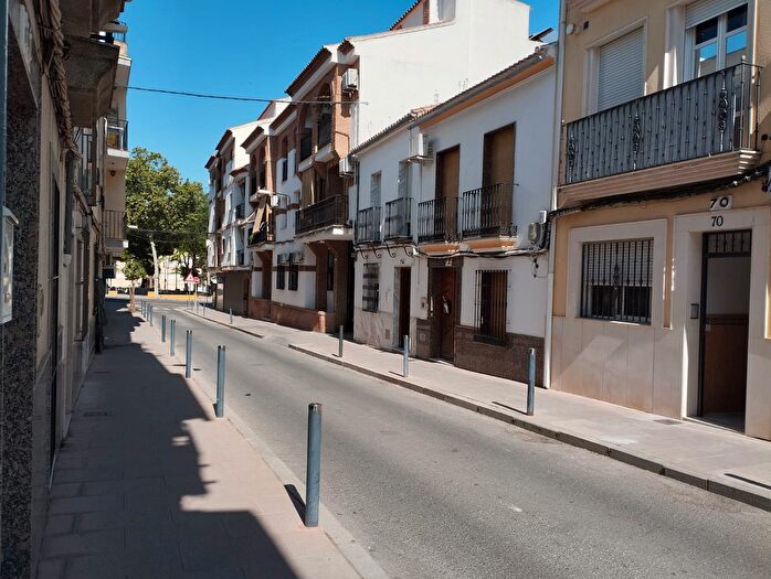 Casas en venta y pisos alquiler - 1