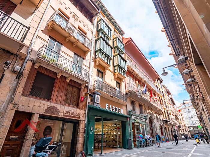 Casas en venta y pisos alquiler - 1