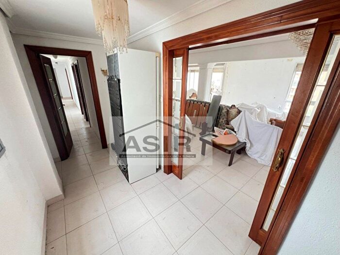 Casas en venta y pisos alquiler - 3