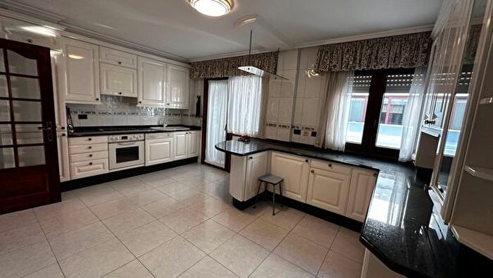 Casas en venta y pisos alquiler - 3