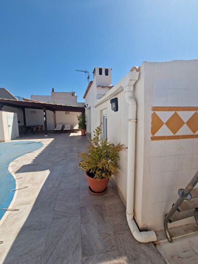 Casas en venta y pisos alquiler - 3