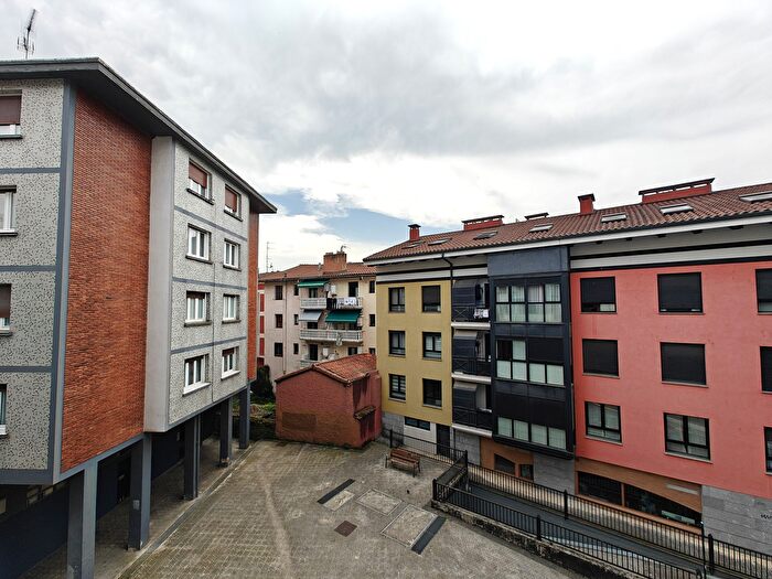 Casas en venta y pisos alquiler - 1