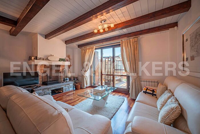 Casas en venta y pisos alquiler - 1