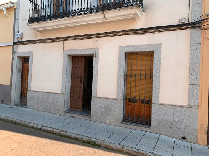 Casas en venta y pisos alquiler - 1