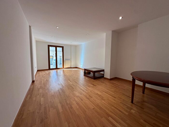 Piso en alquiler en Centro, San Lorenzo de 3 habitaciones