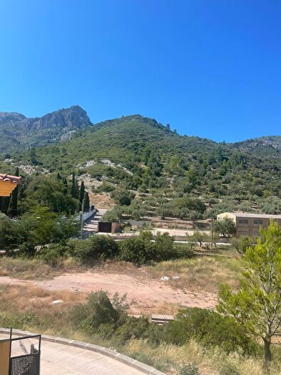 Casa en venta en Alfara de Carles, Tarragona de 3 habitaciones