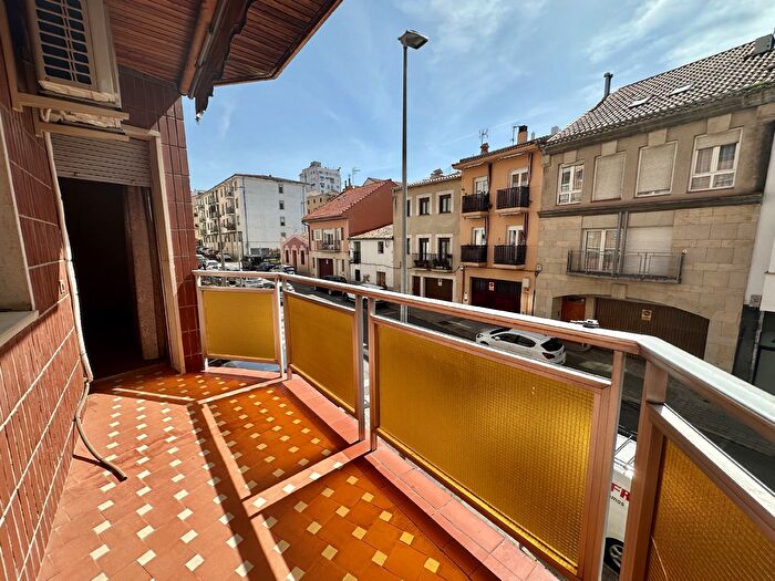Casas en venta y pisos alquiler - 2