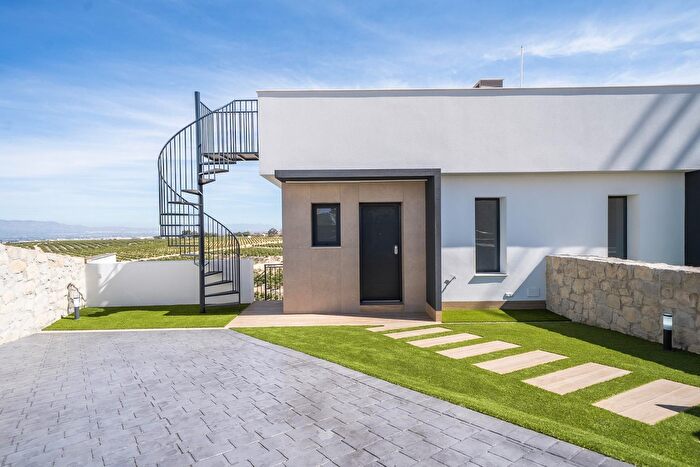 Casas en venta y pisos alquiler - 3