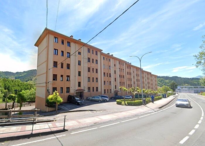 Casas en venta y pisos alquiler - 1