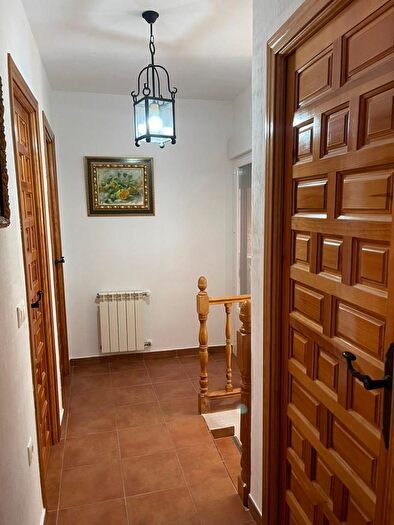 Casas en venta y pisos alquiler - 3