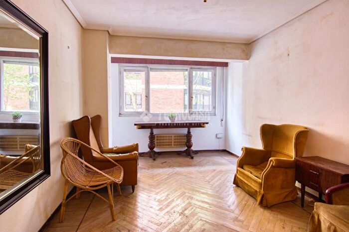 Casas en venta y pisos alquiler - 1