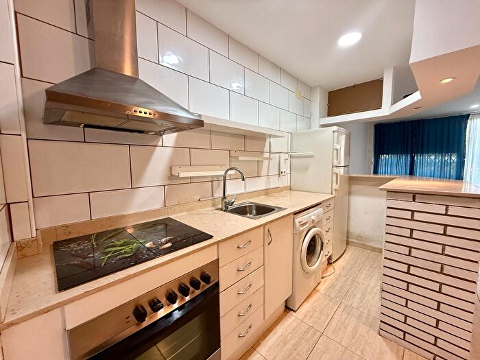 Casas en venta y pisos alquiler - 3