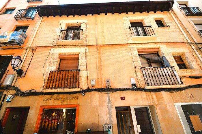 Casas en venta y pisos alquiler - 2