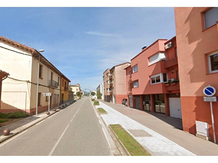 Piso en venta en Sant Joan Les Fonts, Girona de 3 habitaciones