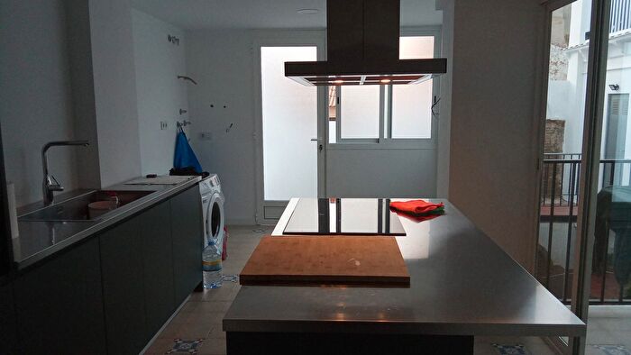 Casas en venta y pisos alquiler - 1