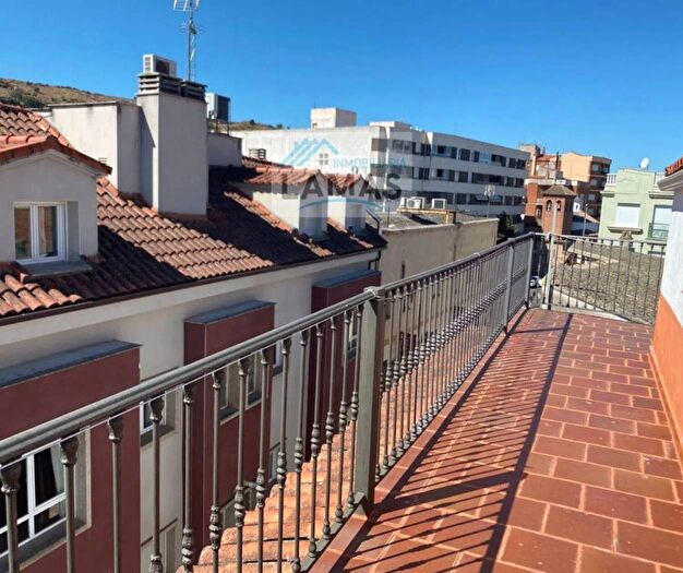Casas en venta y pisos alquiler - 3