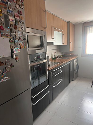 Casas en venta y pisos alquiler - 3