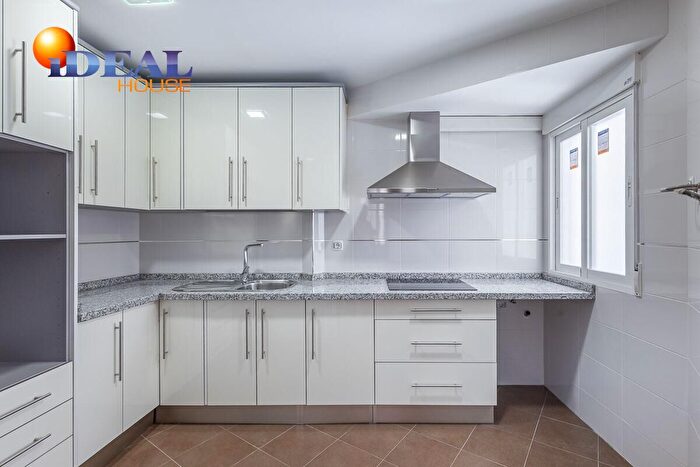 Casas en venta y pisos alquiler - 2