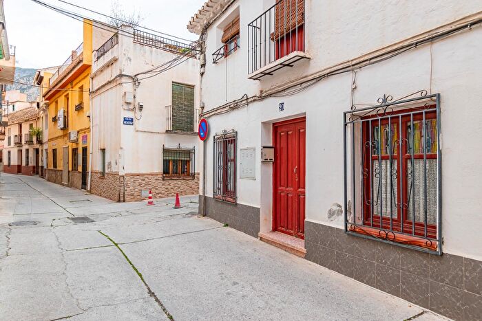 Casas en venta y pisos alquiler - 3