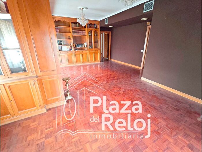 Casas en venta y pisos alquiler - 1