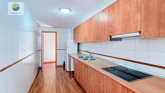 Casas en venta y pisos alquiler - 3
