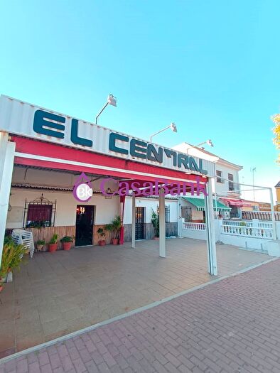 Casas en venta y pisos alquiler - 1