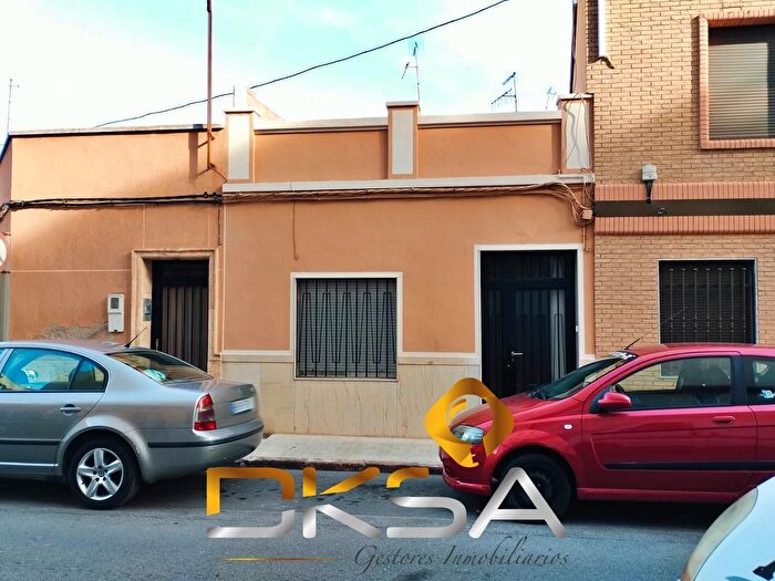 Casas en venta y pisos alquiler - 1