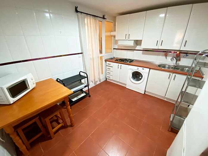 Casas en venta y pisos alquiler - 2